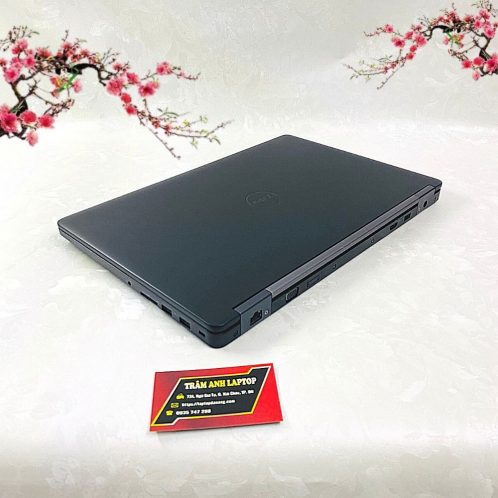 DELL LATITUDE 5570 phía sau