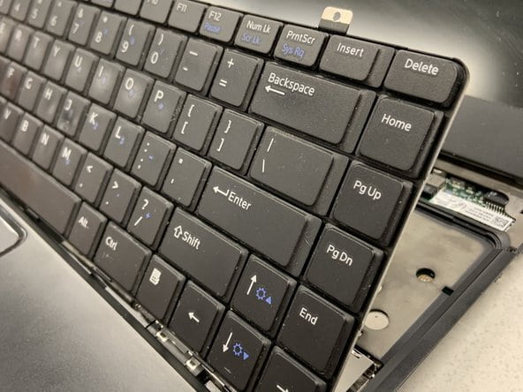 cach-thay-ban-phim-laptop-dell-6