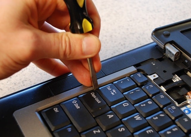 cach-thay-ban-phim-laptop-dell-8