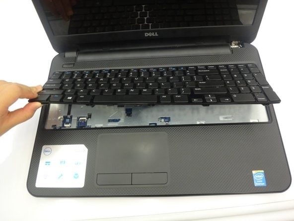 thay-ban-phim-laptop-dell-gia-bao-nhieu-1