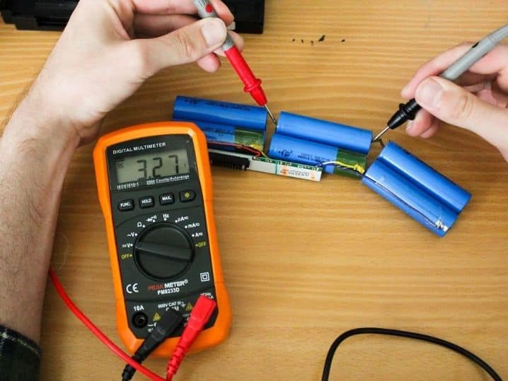 thay-cell-pin-laptop-dell-3