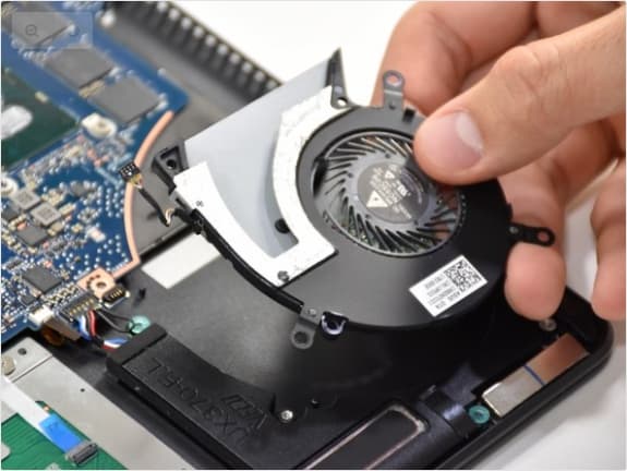 thay-quat-tan-nhiet-laptop-2