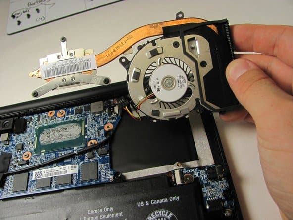 thay-quat-tan-nhiet-laptop-3