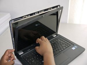 Hướng dẫn cách vệ sinh quạt tản nhiệt laptop tại nhà